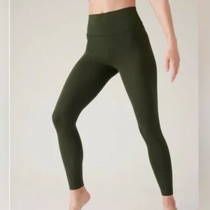 NWOT Athleta Transcend Leggings in Aspen Olive, M
